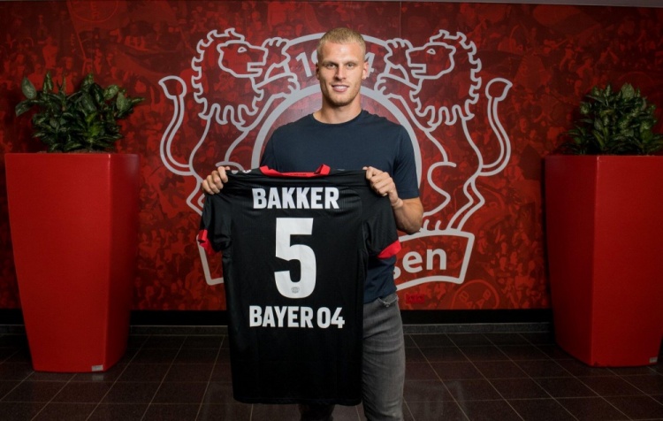 篮球传奇：约基奇三双成就的辉煌之路（约基奇三双传奇：通向篮球辉煌的征程）