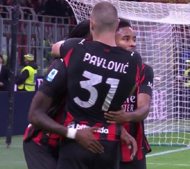 库里：我们很期待圣诞大战 希望能延续现在的势头&队内氛围不错（库里谈圣诞大战：盼延续火热势头 团队氛围正佳）