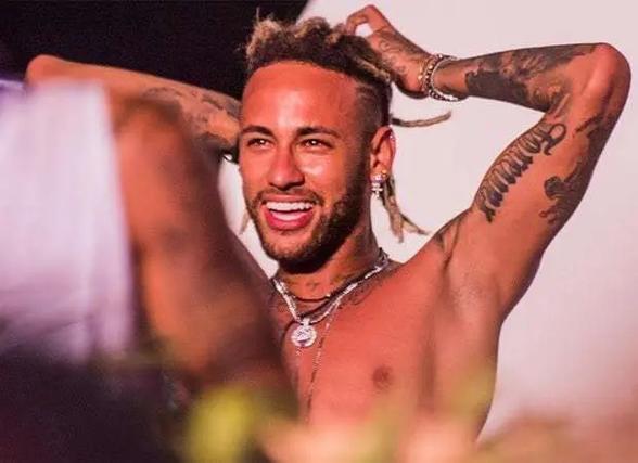 罗马诺：马竞只接受加拉格尔永久转会离队，曼联还在联系（罗马诺：马竞仅接受加拉格尔永久转出，曼联仍保持联系）