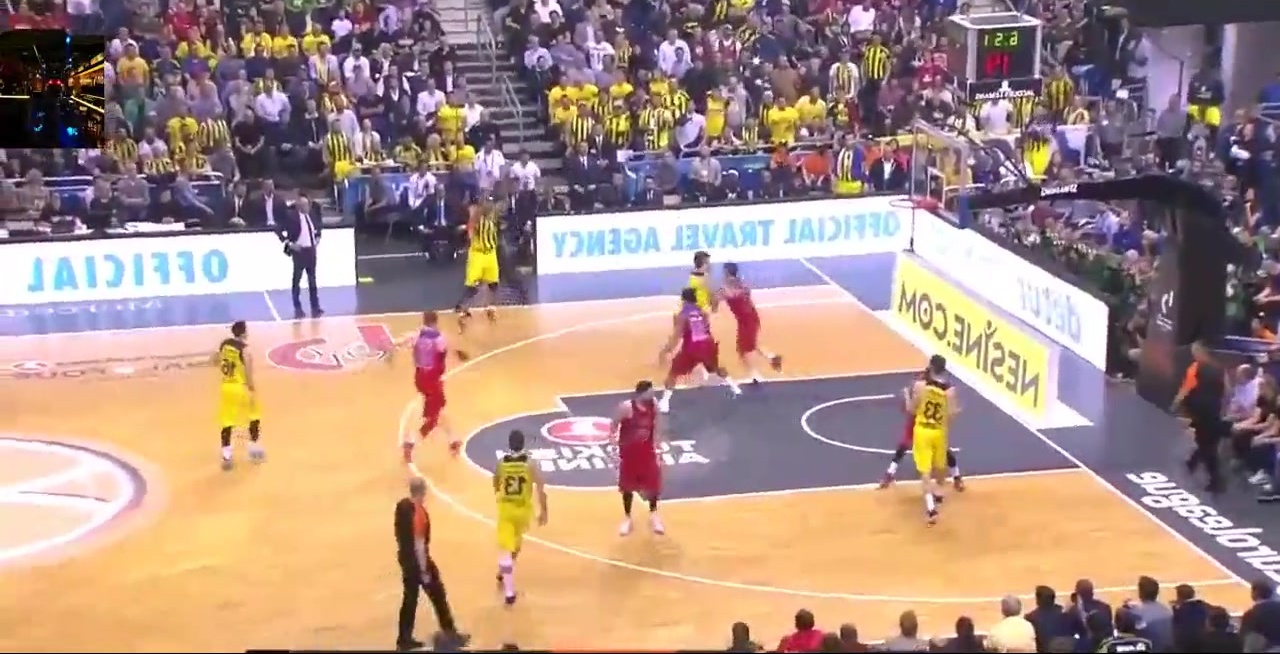 高薪核心拒改踢法！炮轰主帅复制C罗闹剧（高薪核心拒改踢法，怒斥主帅上演C罗式闹剧）