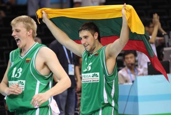 官方：波兰名哨马齐尼亚克将执法欧冠第四轮曼城vs多特（官宣：波兰名哨马齐尼亚克将主哨欧冠第4轮曼城对阵多特）