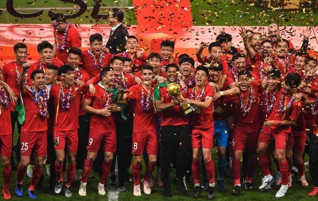 戈贝尔7中5贡献11分18篮板，生涯篮板破10000记大关（戈贝尔7投5中拿11分18板，生涯篮板突破一万里程碑）