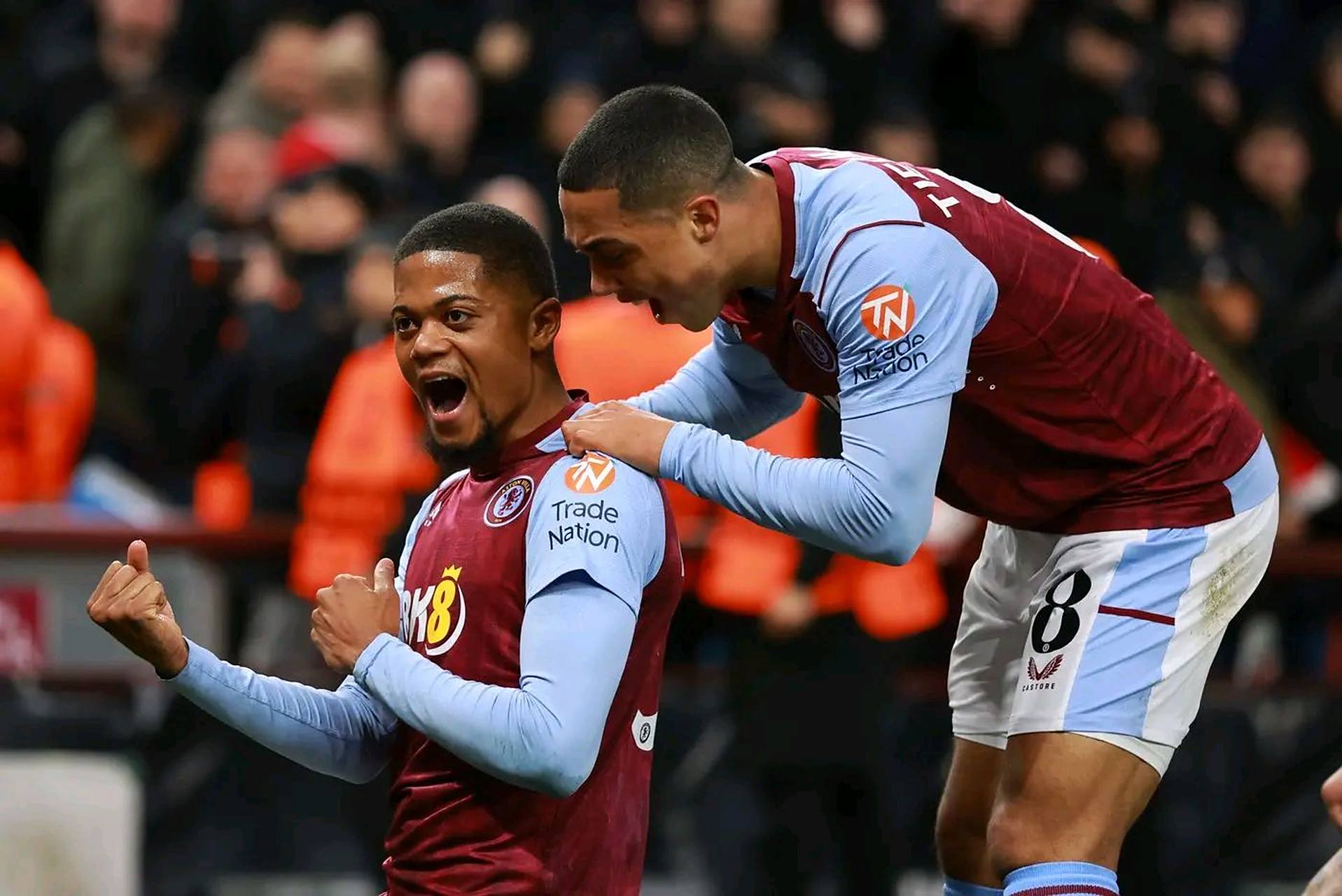 澳超半场：鲁弗推射建功，惠灵顿凤凰暂1-0阿德莱德联（澳超半场战报：鲁弗低射破门，惠灵顿凤凰暂以1-0领先阿德莱德联）