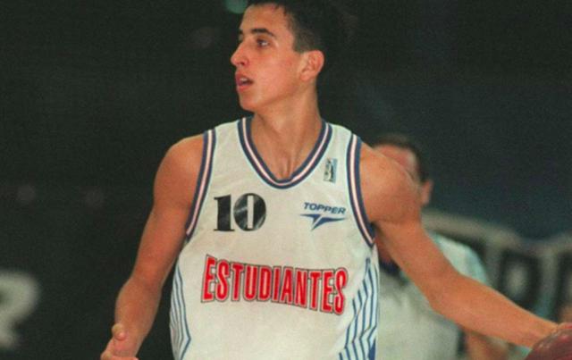 年仅18岁！库巴西已代表巴萨出场100次（18岁天才库巴西迎来为巴萨第100次出场）