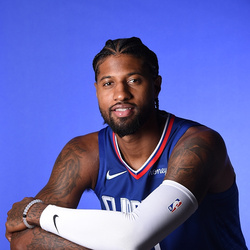 东契奇致信里夫斯：很抱歉当你队友，祝贺你成为我的头号粉丝（东契奇写信给里夫斯：为曾与你同队向你道歉，恭贺你成我的头号拥趸）