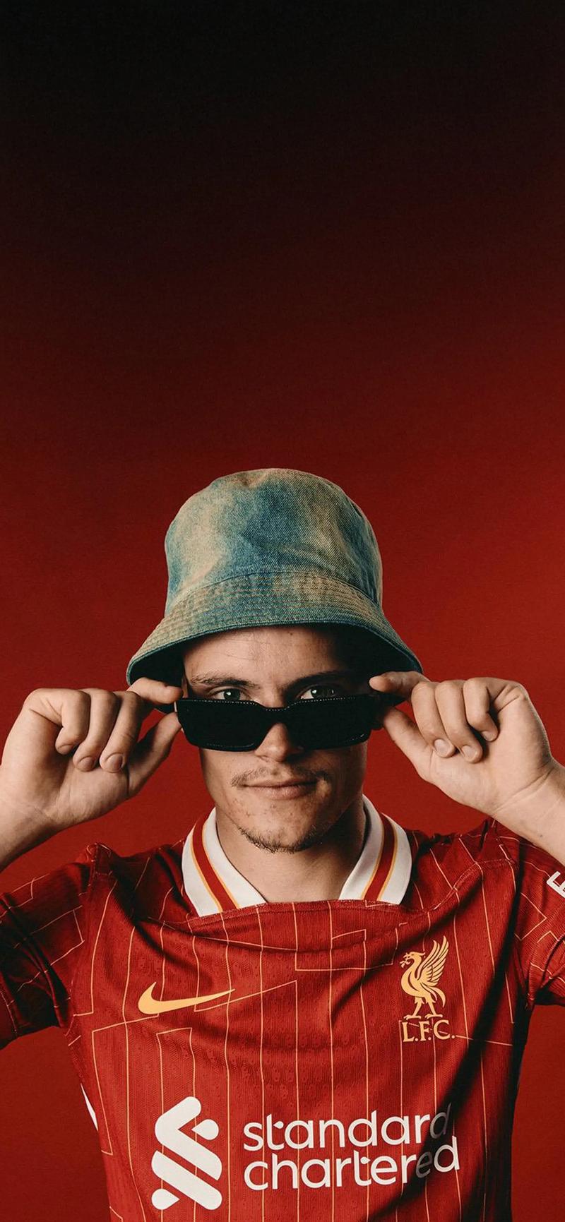 德转列右边锋身价榜：亚马尔2亿欧居首，萨卡第二奥利塞第三（德转右边锋身价排行：亚马尔以2亿欧领跑，萨卡第二、奥利塞第三）